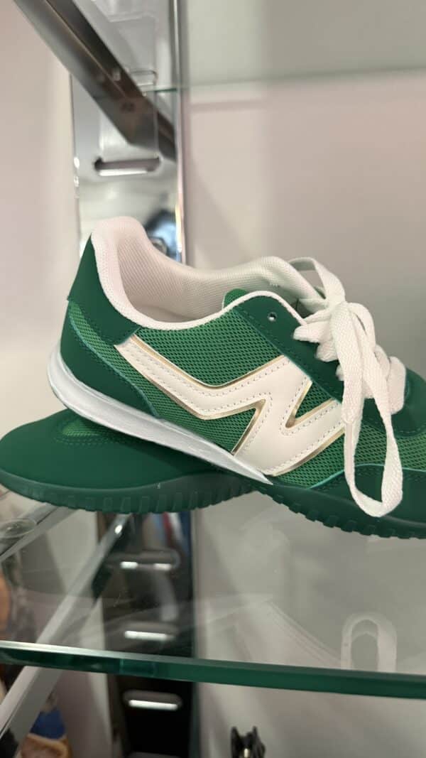 Baskets trainers vertes et blanches – Image 3