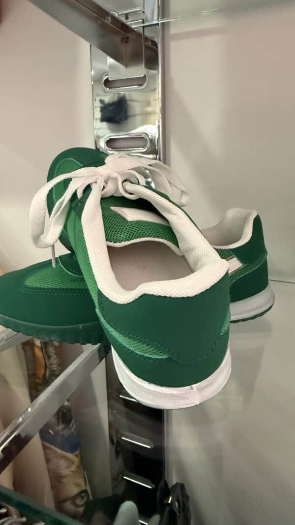 Baskets trainers vertes et blanches – Image 2