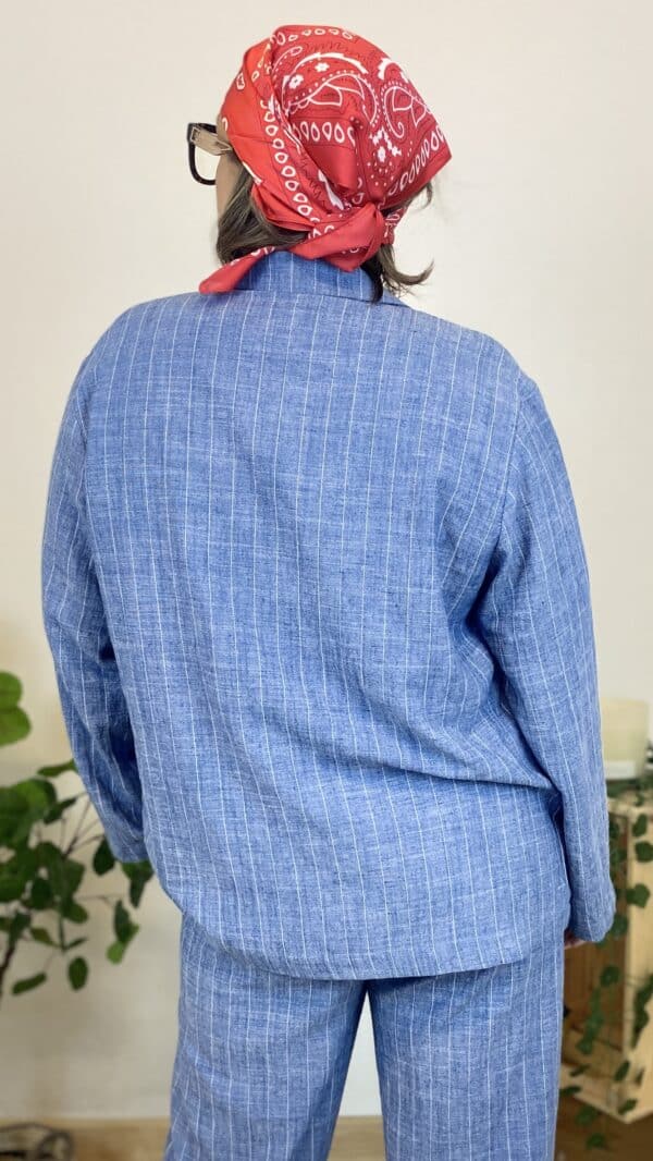 Veste tailleur rayée ciel – Image 3