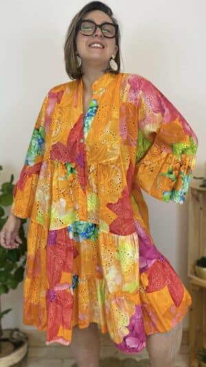 Robe large en broderie anglaise fleurie (différents coloris)
