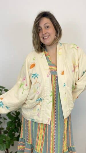 Veste gaze de coton brodée
