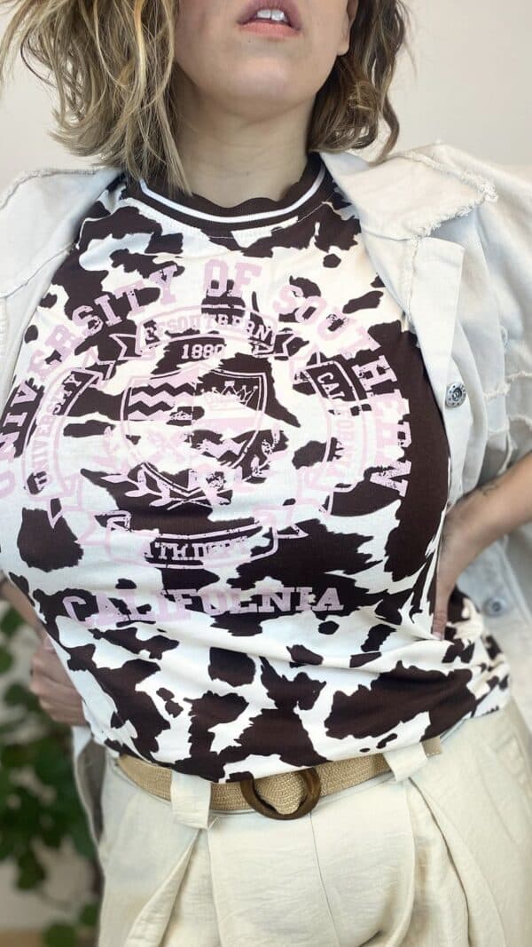 Tee-shirt imprmé vache university – Image 2