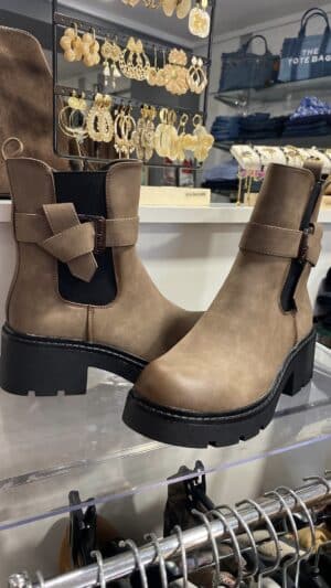 Boots Chelsea hautes semelle crantée taupe