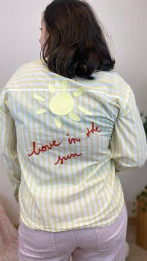 Chemise rayée jaune et blanche